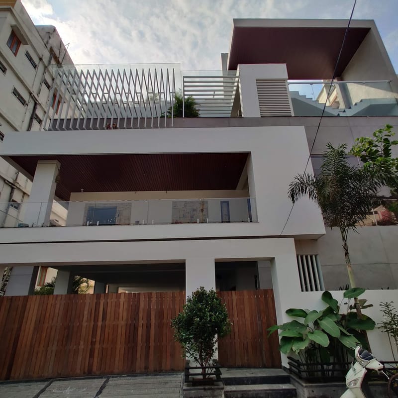 Greyhouse photo 2