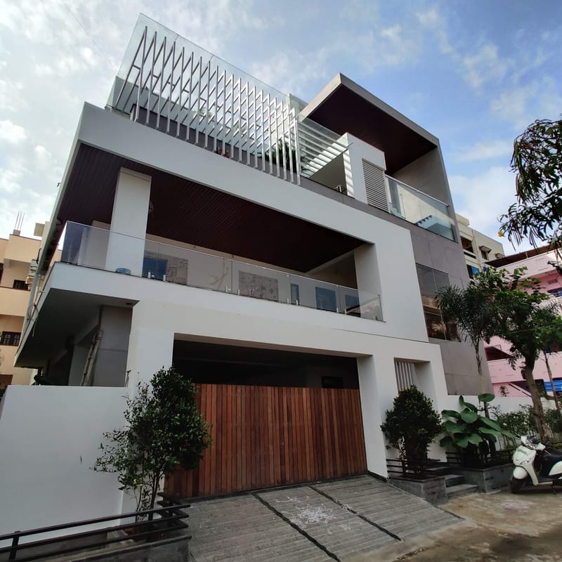 Greyhouse photo 4